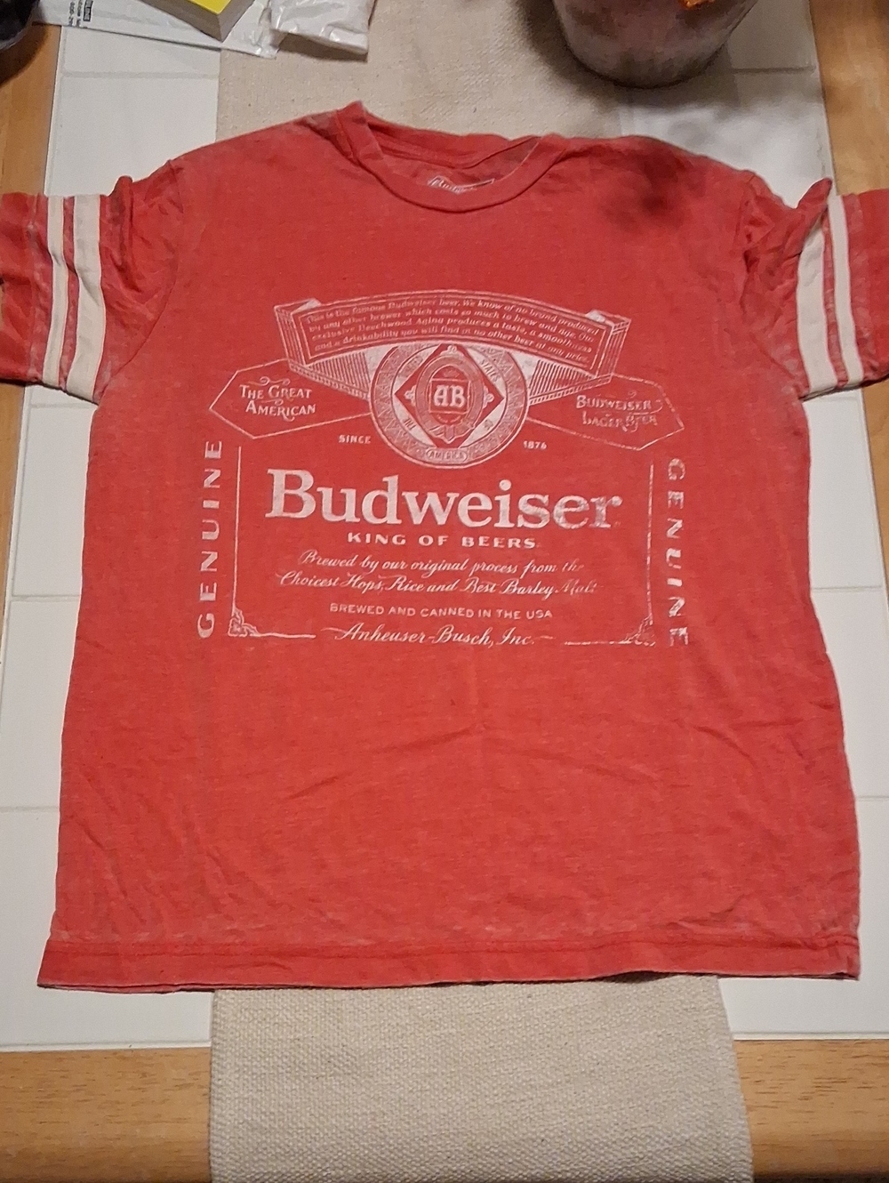 NWOT WOMENS VINTAGE BUDWEISER SHORT SLEEVE DISTRESSED TSHIRT SIZE MEDIUM